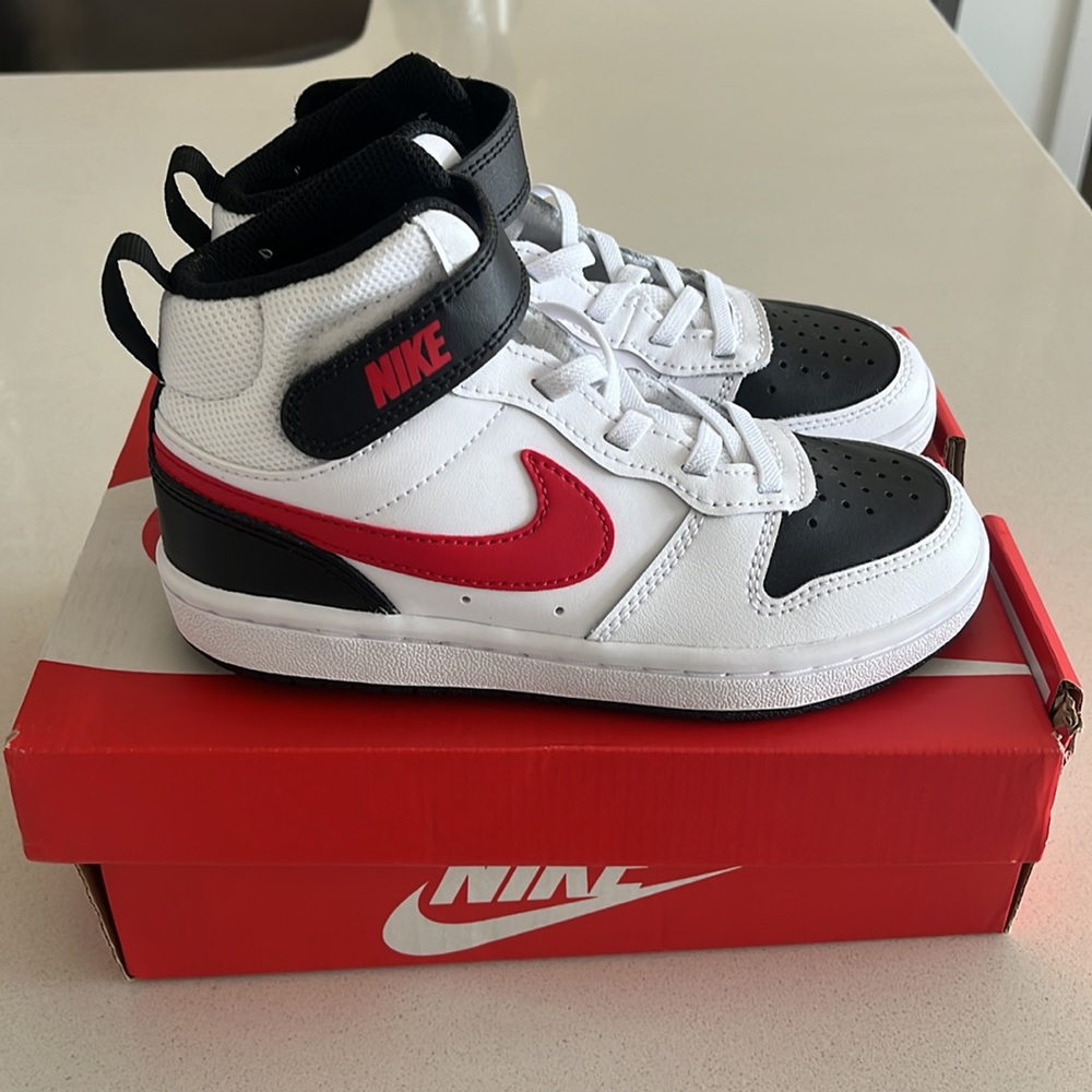 Nike Court Borough Mid size 12c